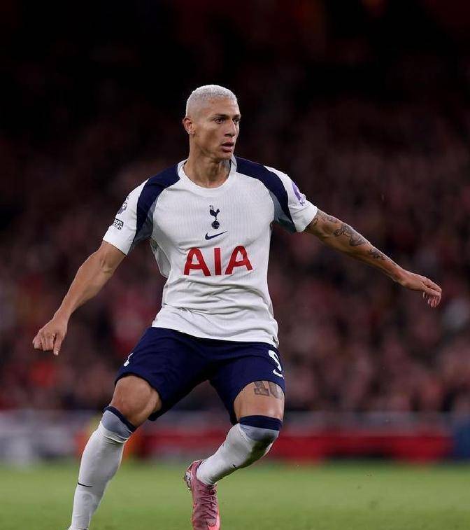 4-1!埃泽帽子戏法主导北伦敦德比,阿尔特塔战术奏效,阿森纳崛起