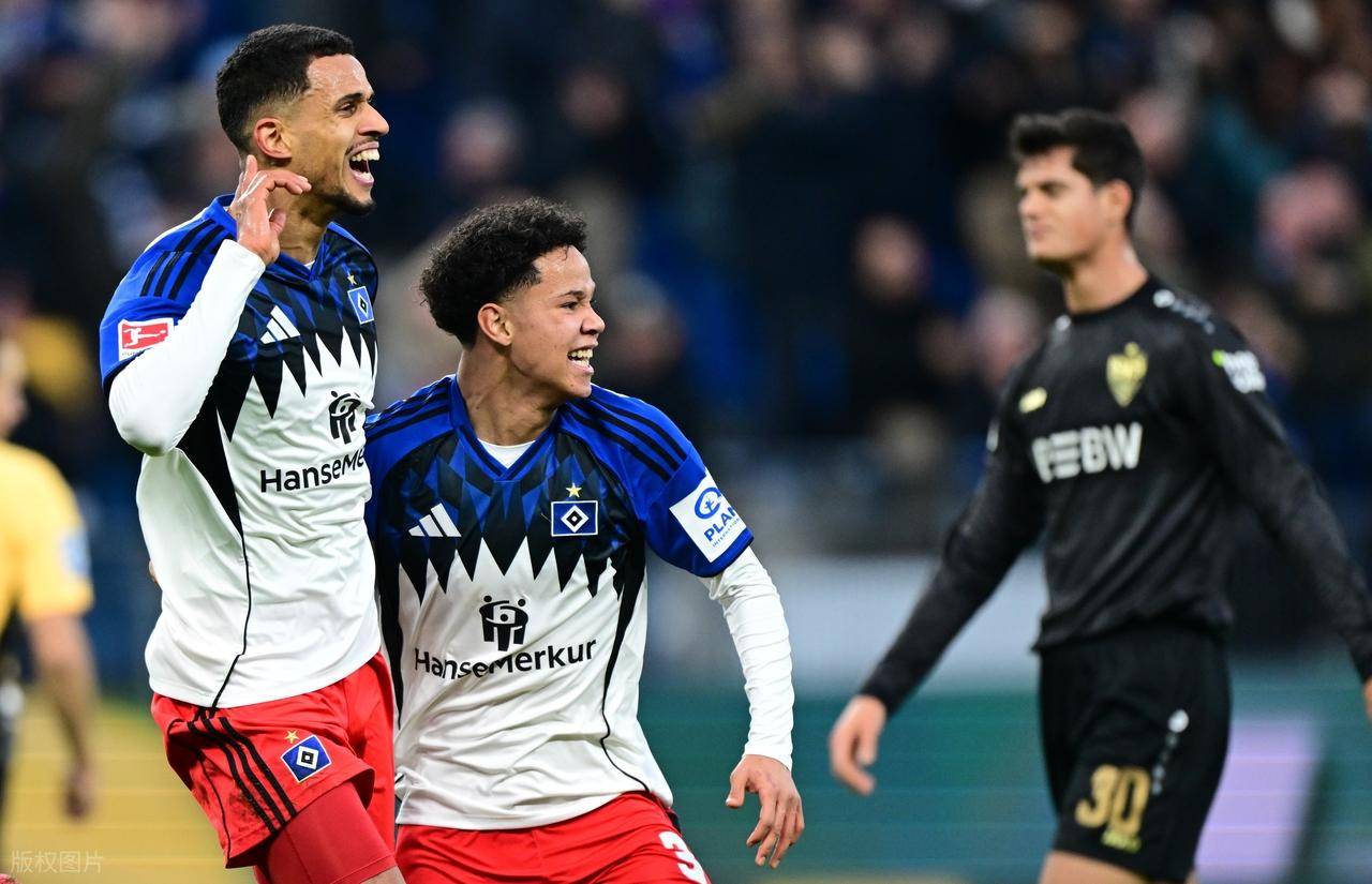 2-1大冷门,10人德甲第14掀翻德甲第5,第94分钟读秒绝杀