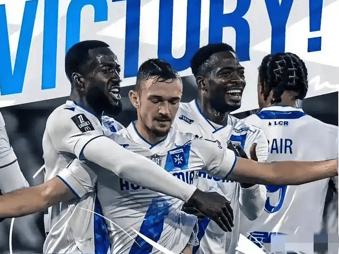 法甲焦点战:布雷斯特VS欧塞尔,主队稳占上风